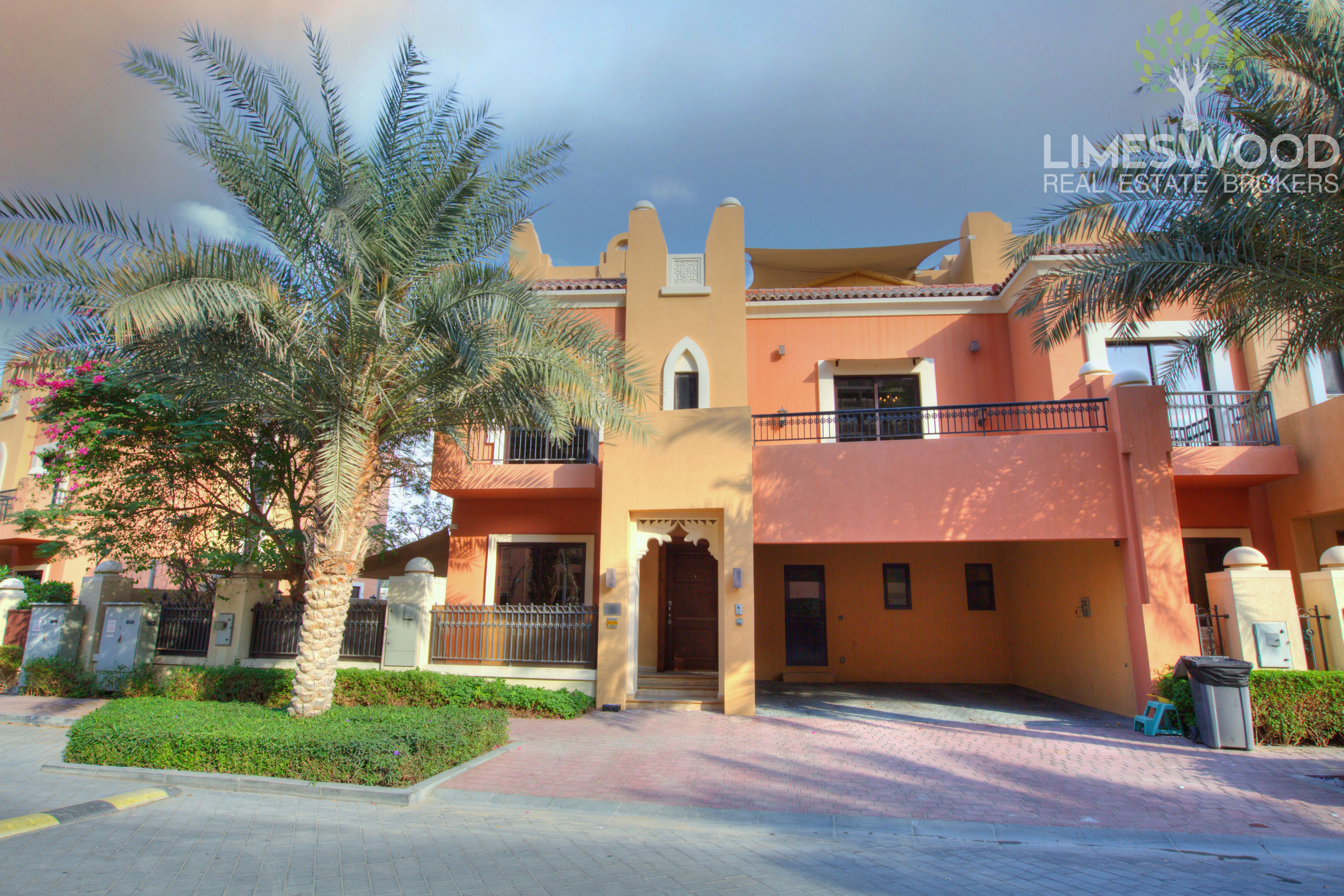 Very well maintained 5 Bedroom villa | 282k