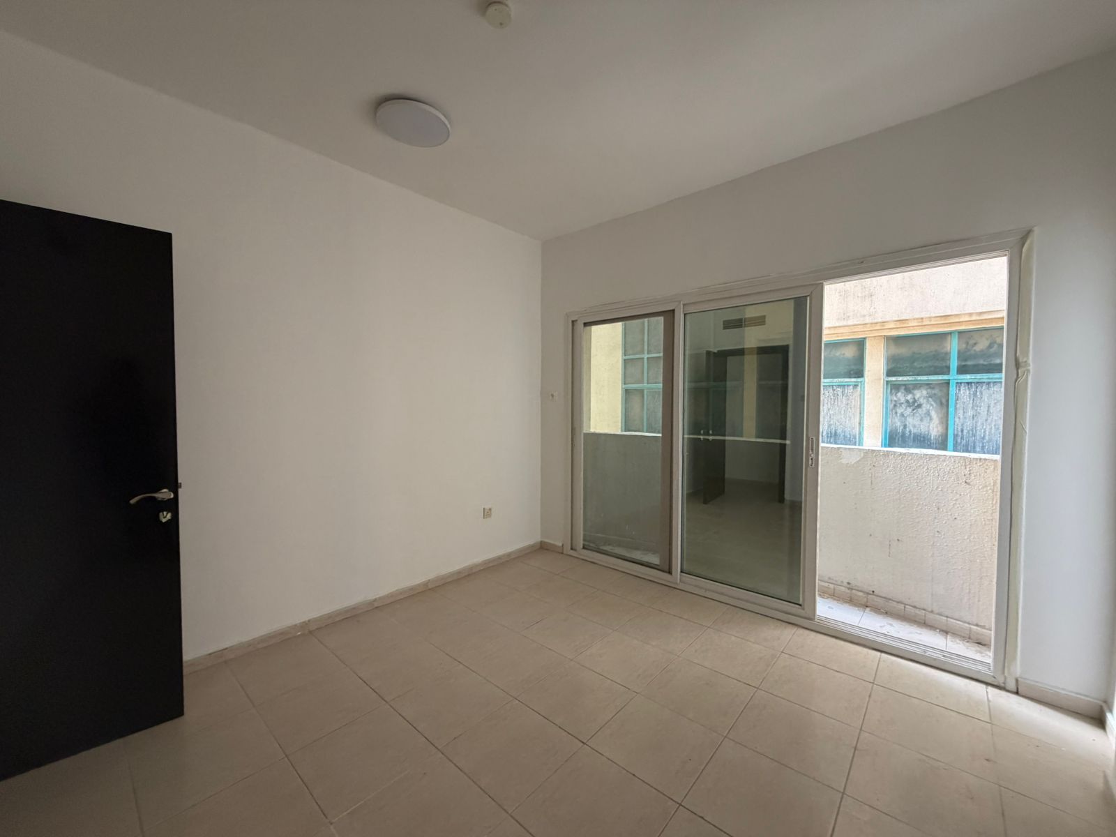 2BR apartment with balcony in Al Khan, AED 39880 rent, payable in 4 or 6 cheques