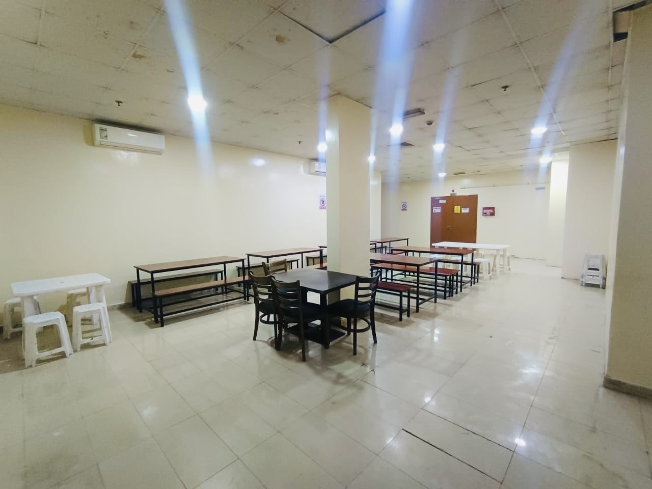 Labour Room for 8 persons including all Near China Mall