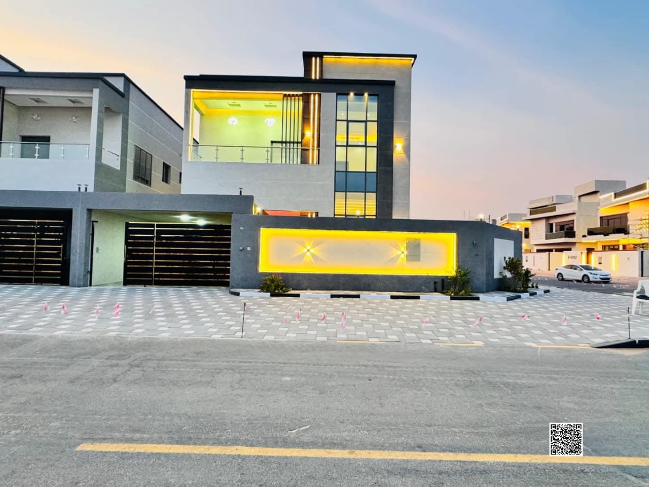 Villa for sale in Al-Haliyo area, modern design and distinctive personal finishing, freehold ownership for all nationalities.