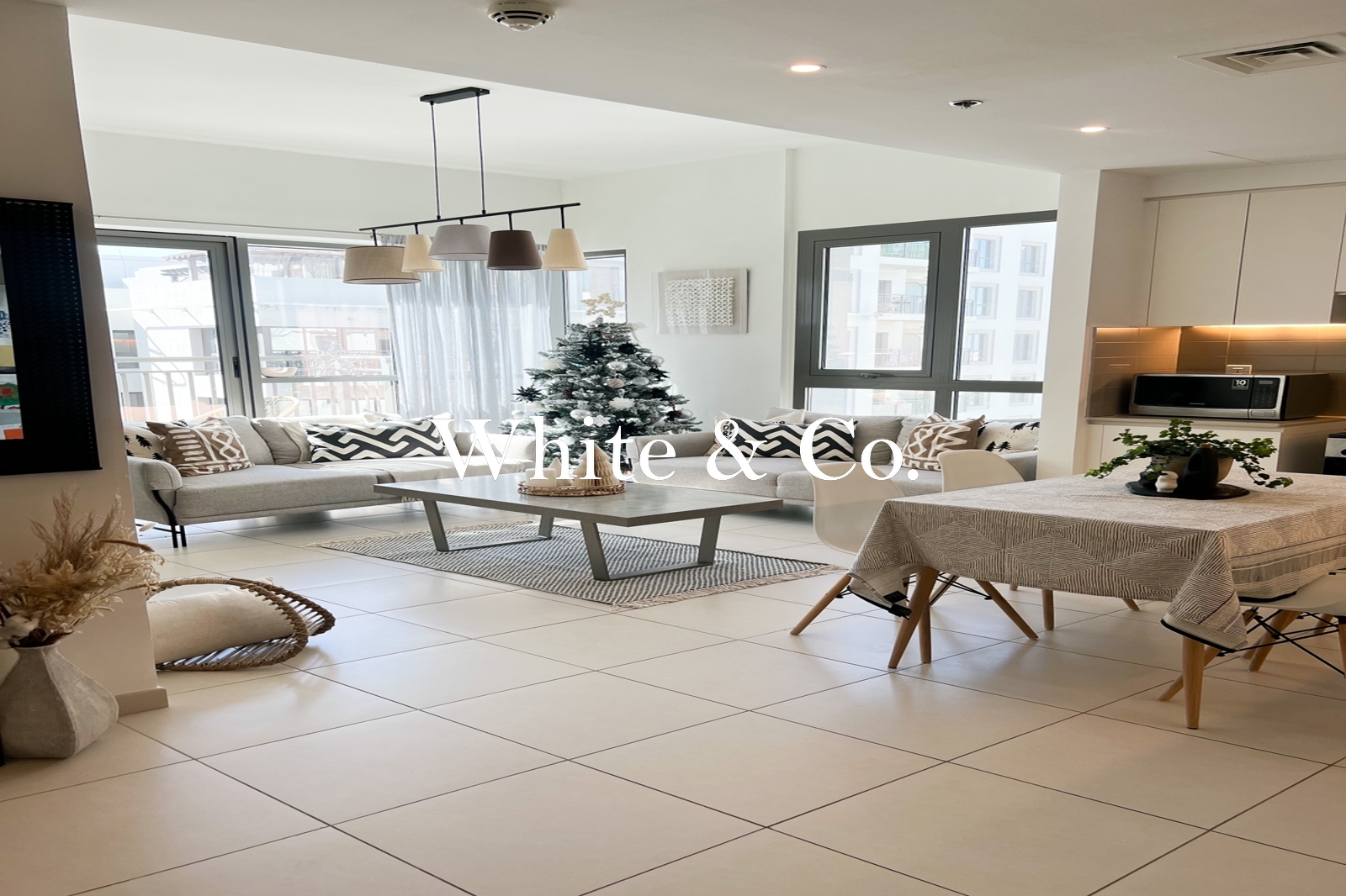 Unfurnished | Bright | Well Maintained