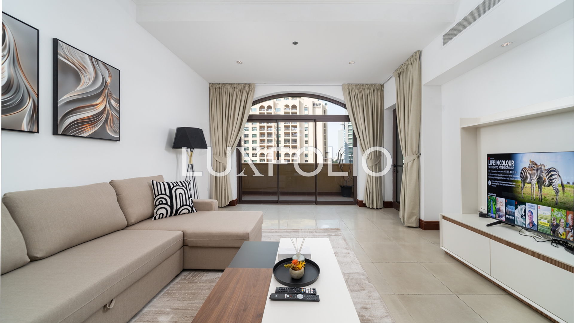 1BR ELEGANT CLASSY PALM JUMERIAH- AVAILABLE NOW