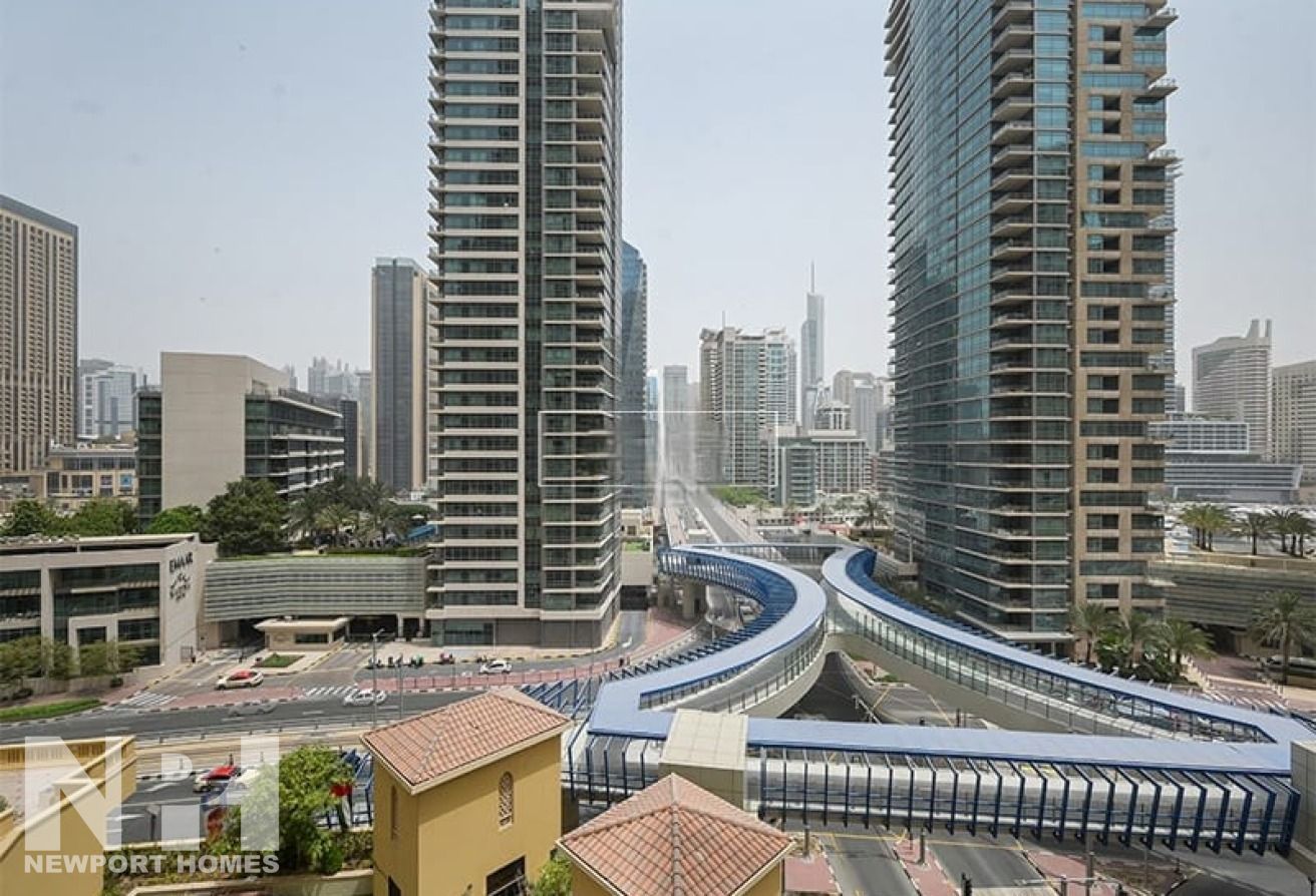 UNFURNISHED | STUNNING VIEW | VACANT