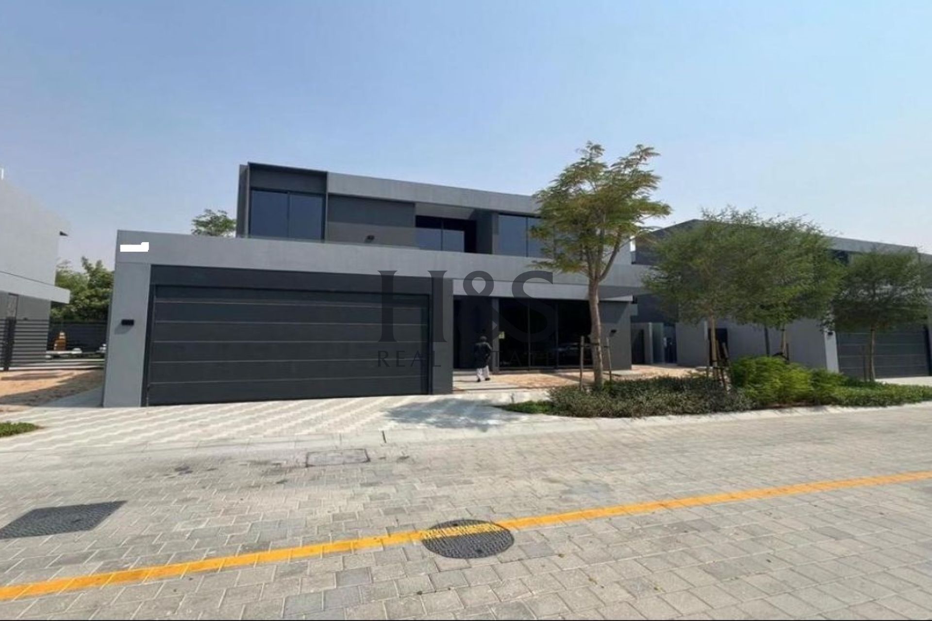 Majestic 6BR Estate Home | Huge Private Plot | Luxury Living