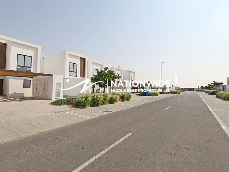 Corner 3BR+M| Prime Area| Big Garden| Best Living