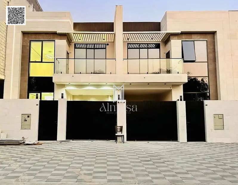 Modern villa on a main street, parking space for 10 cars
