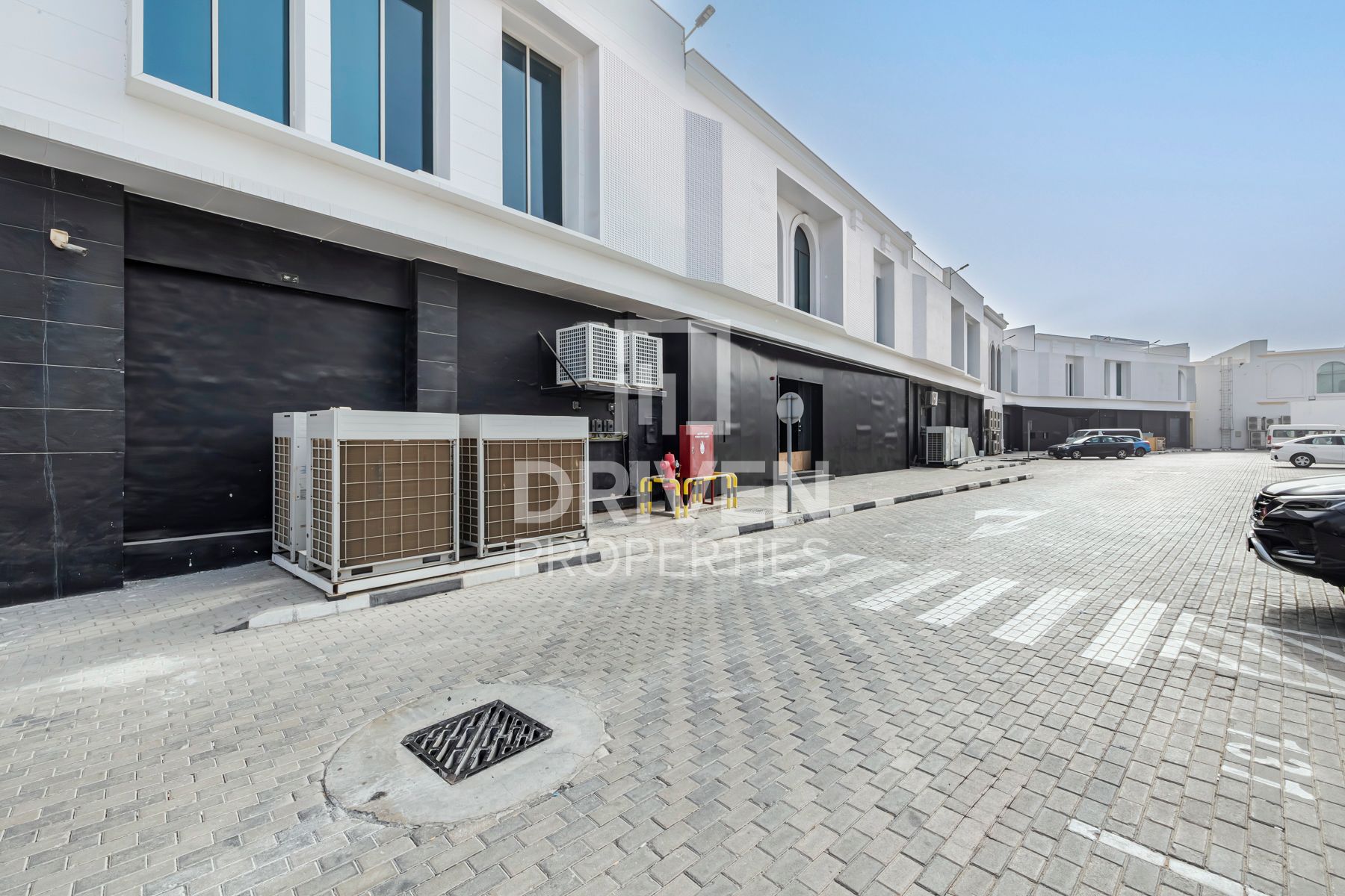 High Quality Showroom | Combined Warehouse