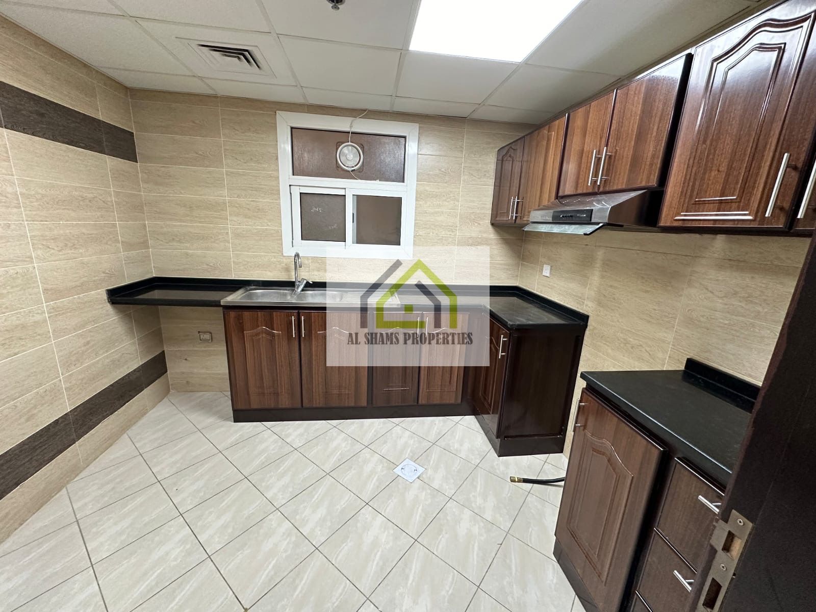 Like New 1BHK ! 2Bathroom ! 6 payment! parking free