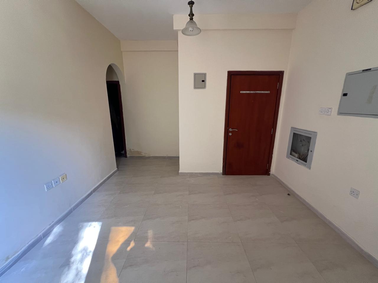 Lavish 1bhk good building near school rent28k