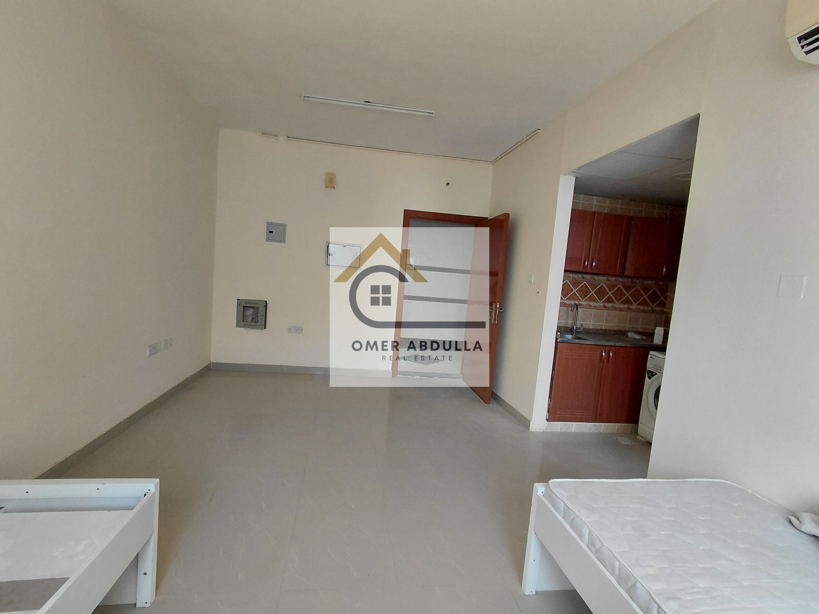 LIKE NEW SPECIOUS STUDIO APARTMENT WITH SEPARATE KITCHEN IN MUWAILAH SHARJAH