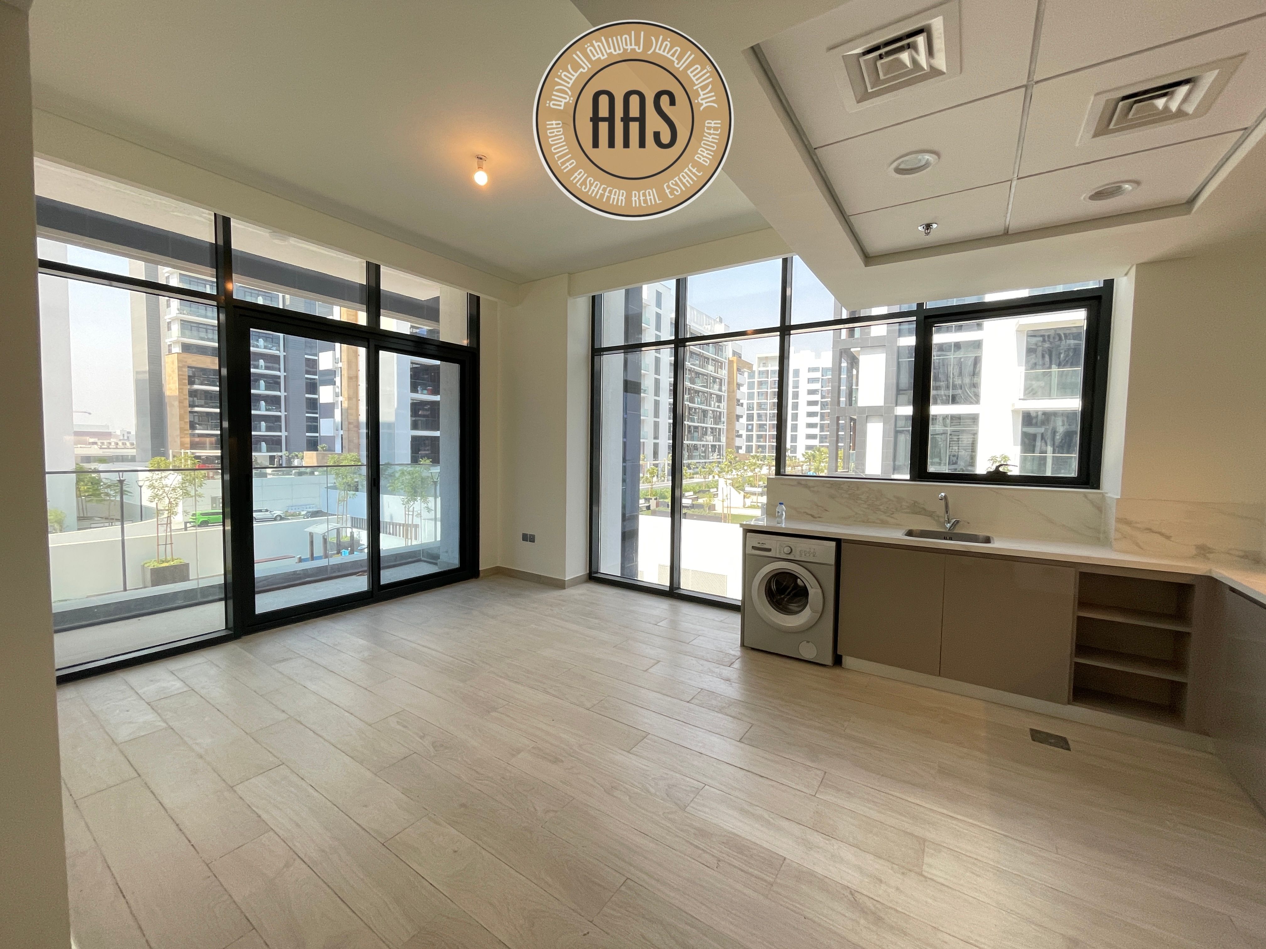 Corner unit | pool View | Chiller Free |