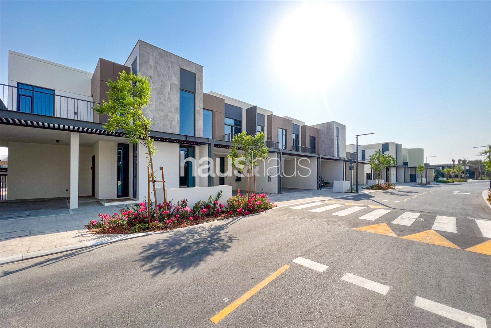 Single Row | Corner Plot | Vacant