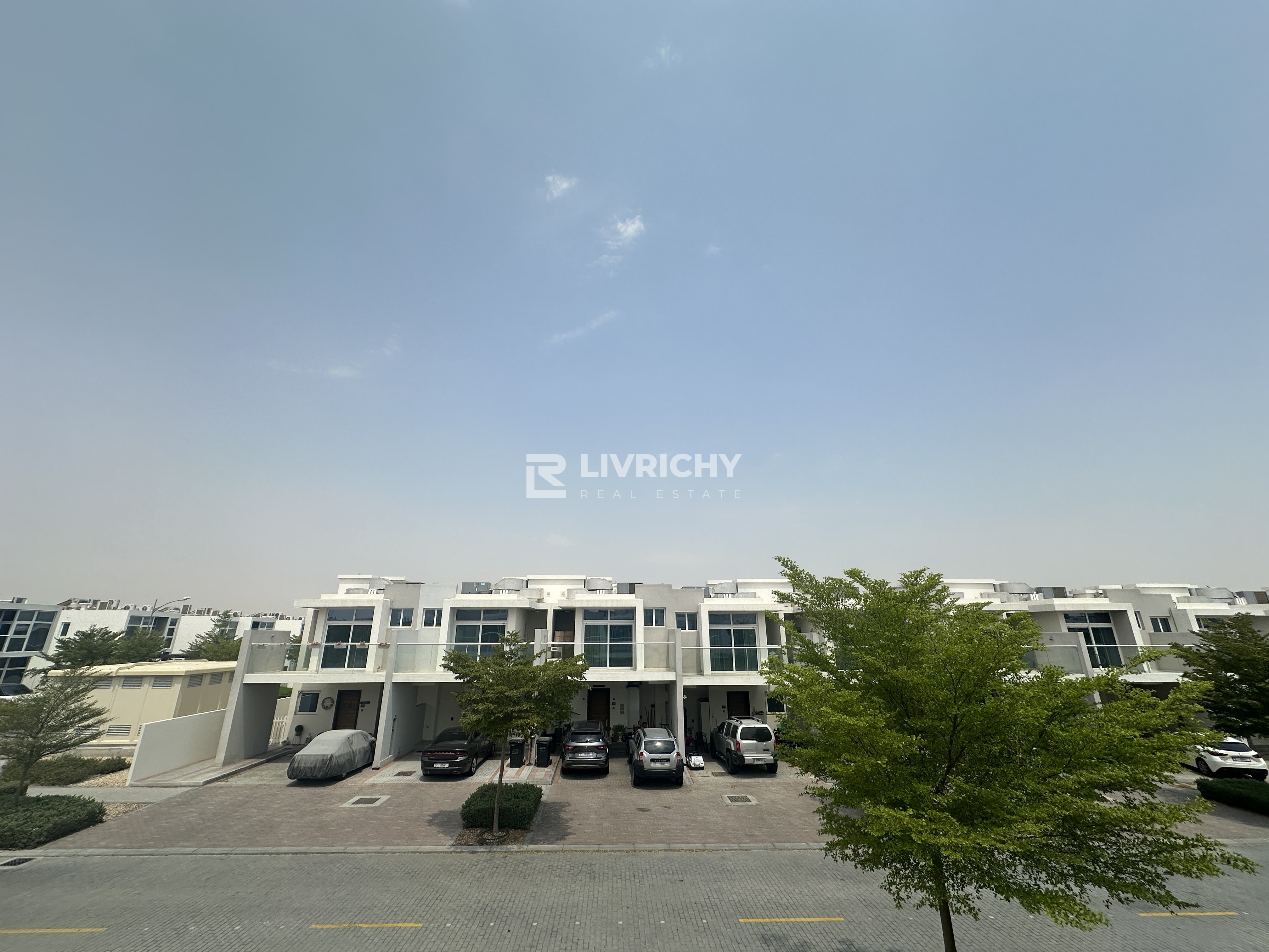 VACANT | QUICK IN N OUT | MID UNIT | UNFURNISHED