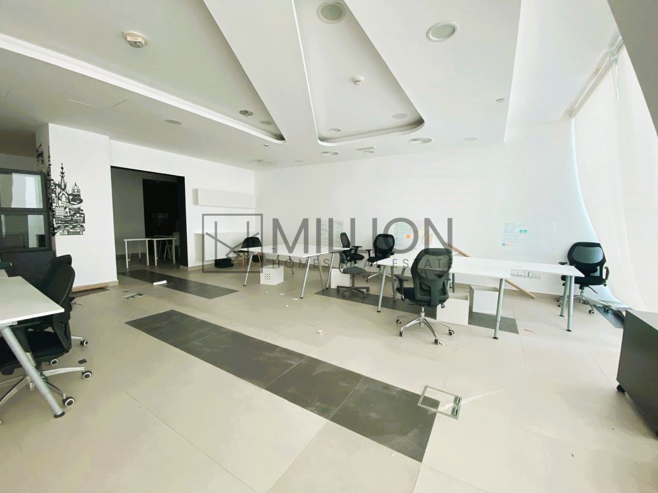 Professional Office | Mid-Floor | Ready-to-Move-In
