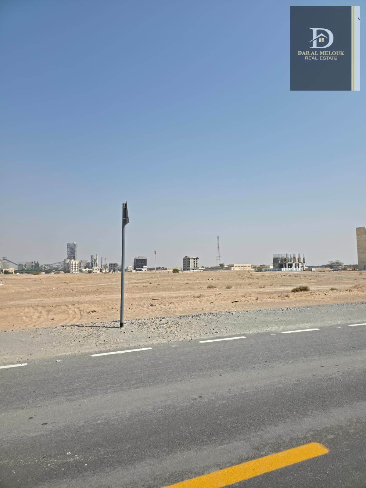 For Sale in Sharjah Commercial land in Al Malha area Land area: 3100 sq ft On a 24-meter paved road Permit: Ground + 4 floors Freehold for all Ar