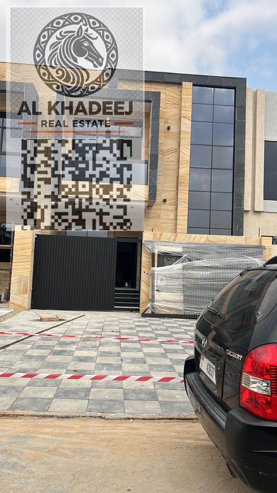 For sale: Spacious townhouse with 5 master bedrooms, located near Mohammed Bin Zayed Road and all amenities.