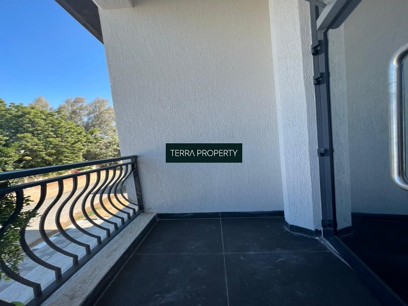 Prime and Accessible-Pet Friendly! With Balcony