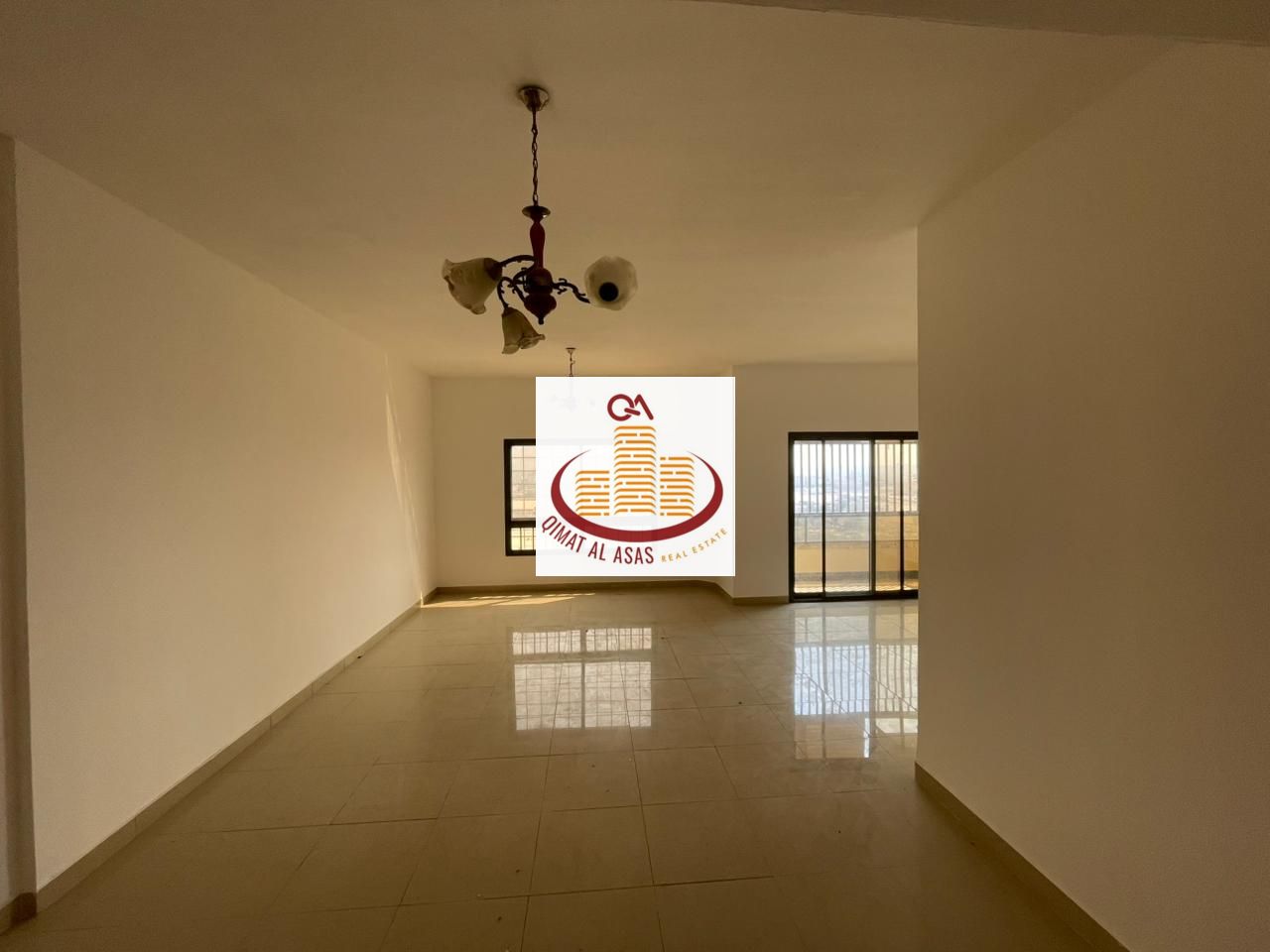 For sale rent three rooms and a hall . maids room. 4 bathrooms, a kitchen and a balcony with parking