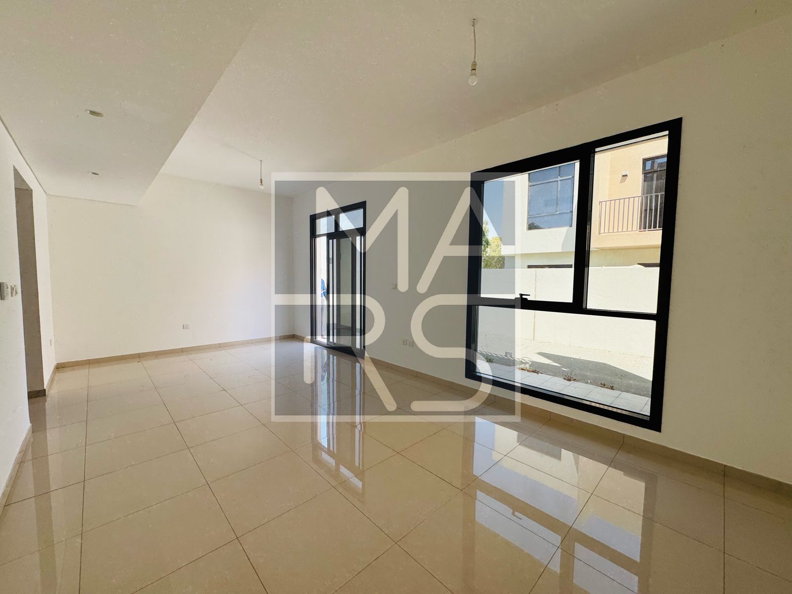 Freehold – Corner Villa – Opposite the Park