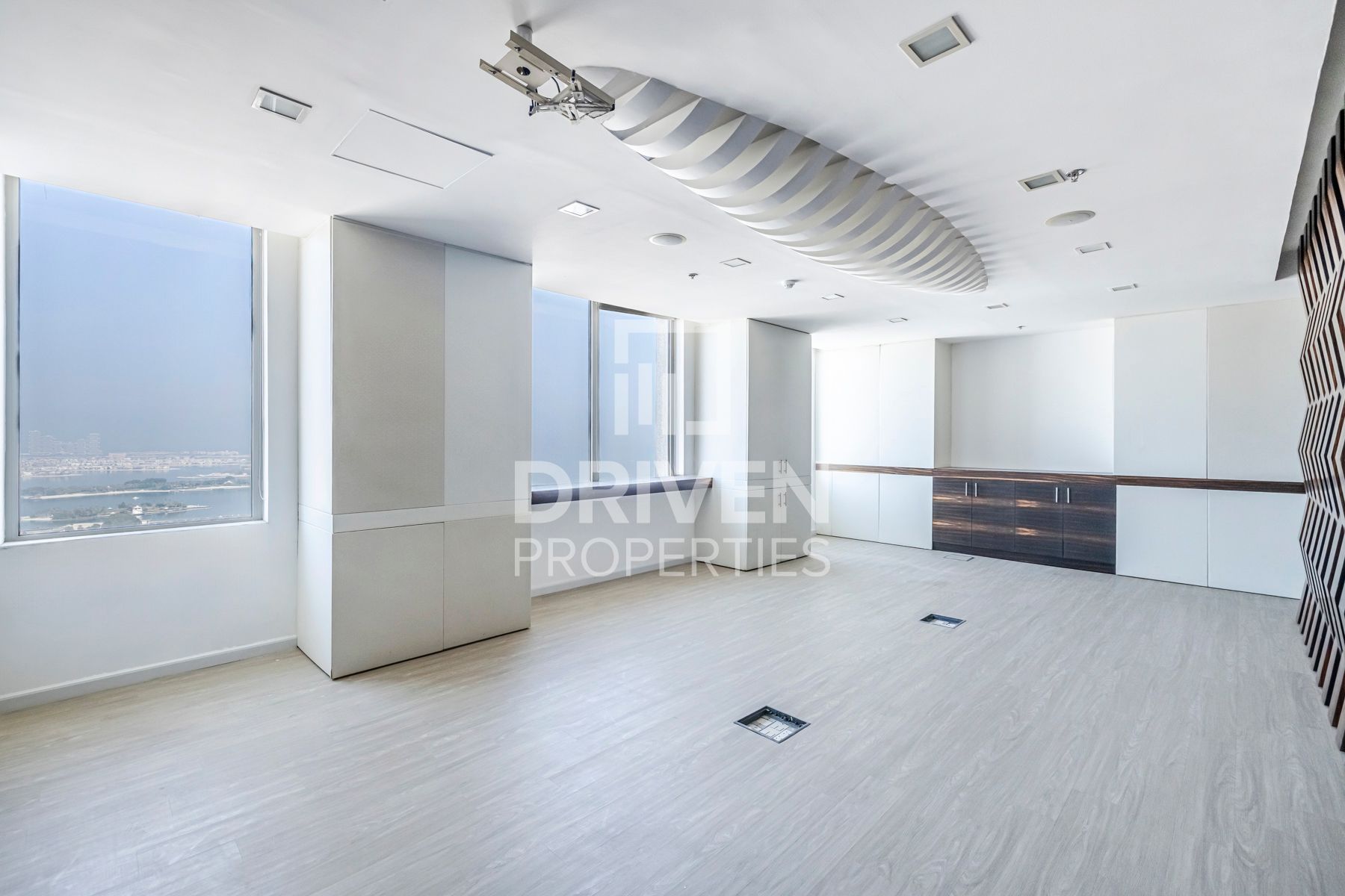 DDA license | High Floor | Sea and SZR View