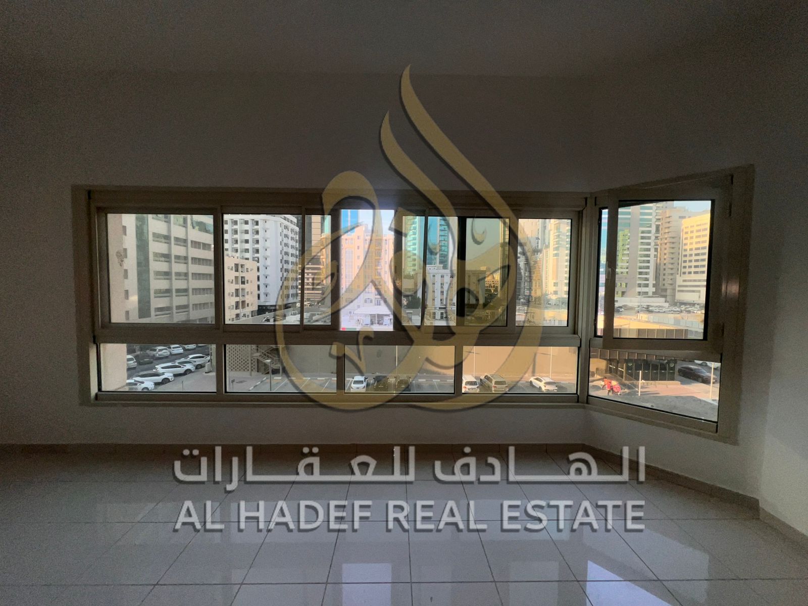 For annual rent in Sharjah, Al Majaz 1, King Faisal Street: 2 bedrooms with 3 bathrooms, 4 or 6 cheques. Security deposit 5%, refundable after one mon