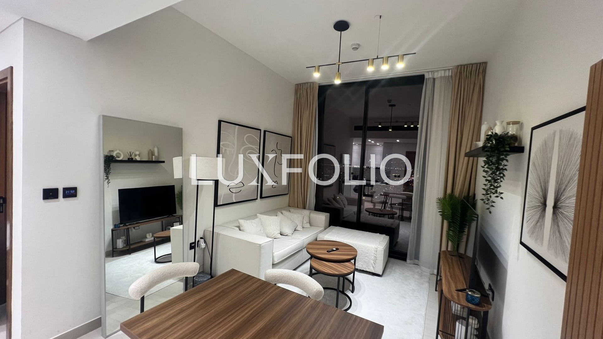 Fully Furnished | High floor | Motivated