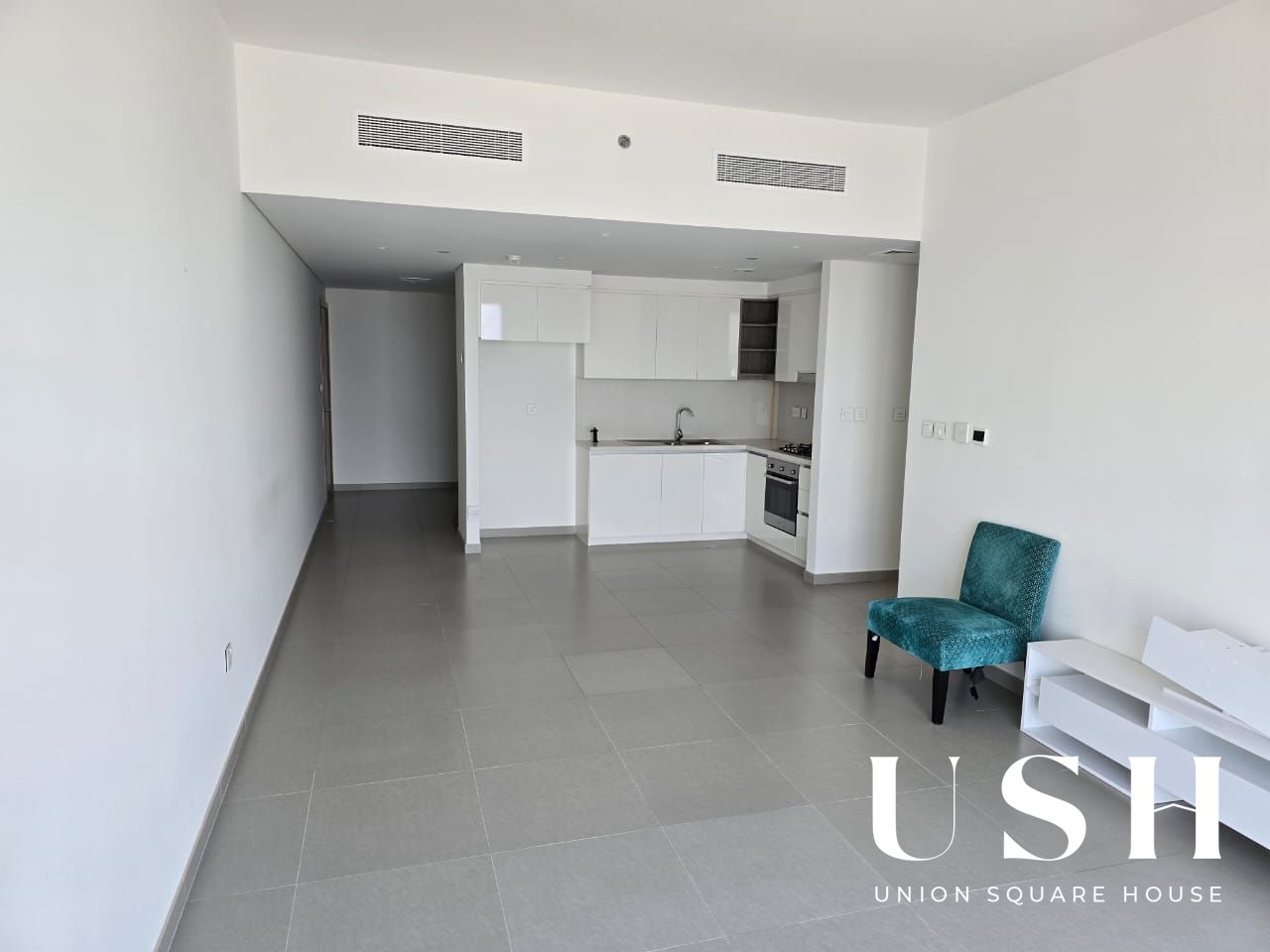 Modern 2BR | Unfurnished| Near Dubai Mall