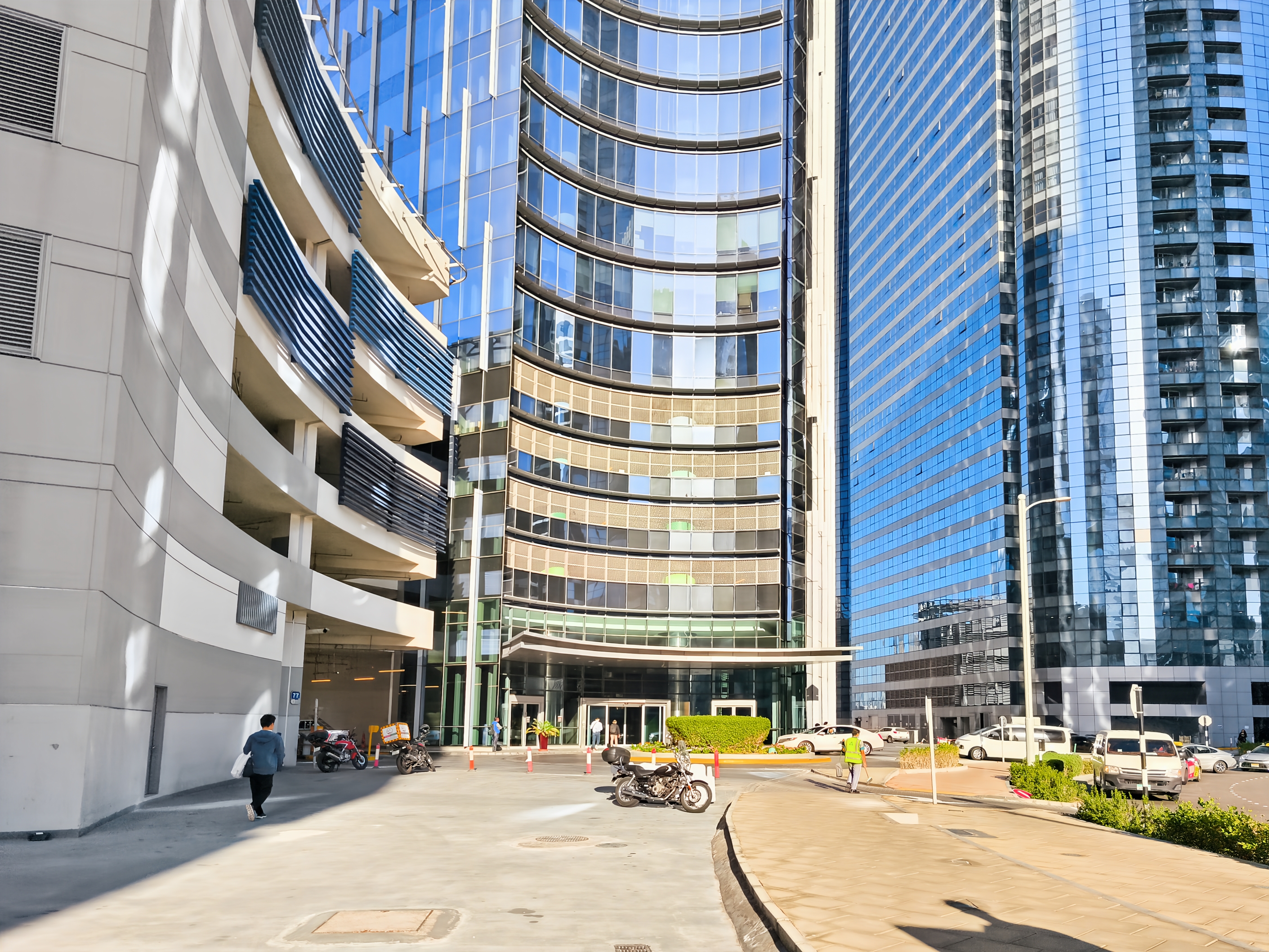 All-inclusive access to professional workspace for rent for 1 person in Abu Dhabi, Addax Tower