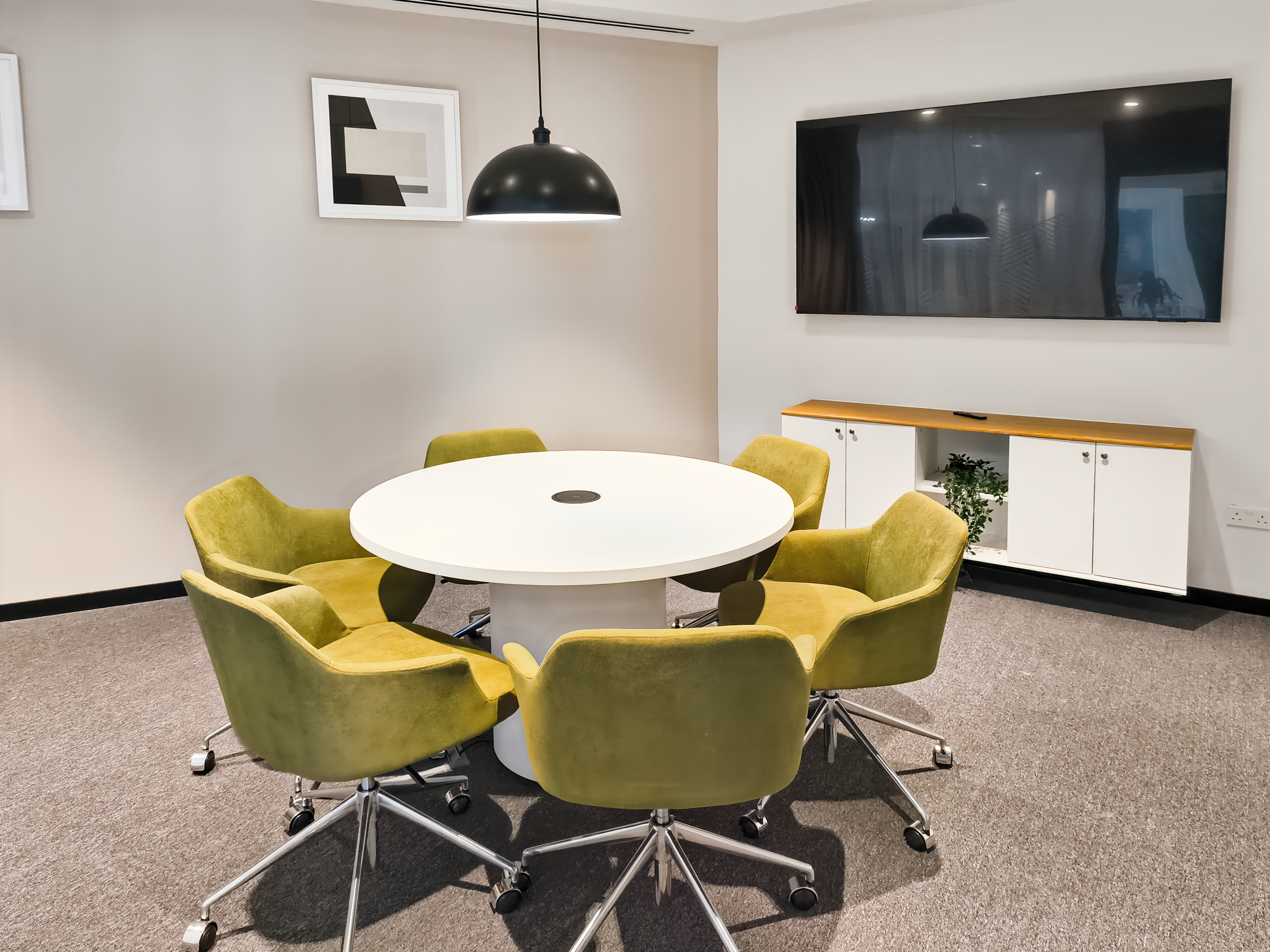 Open office space to rent for 10 persons in Abu Dhabi, Addax Tower