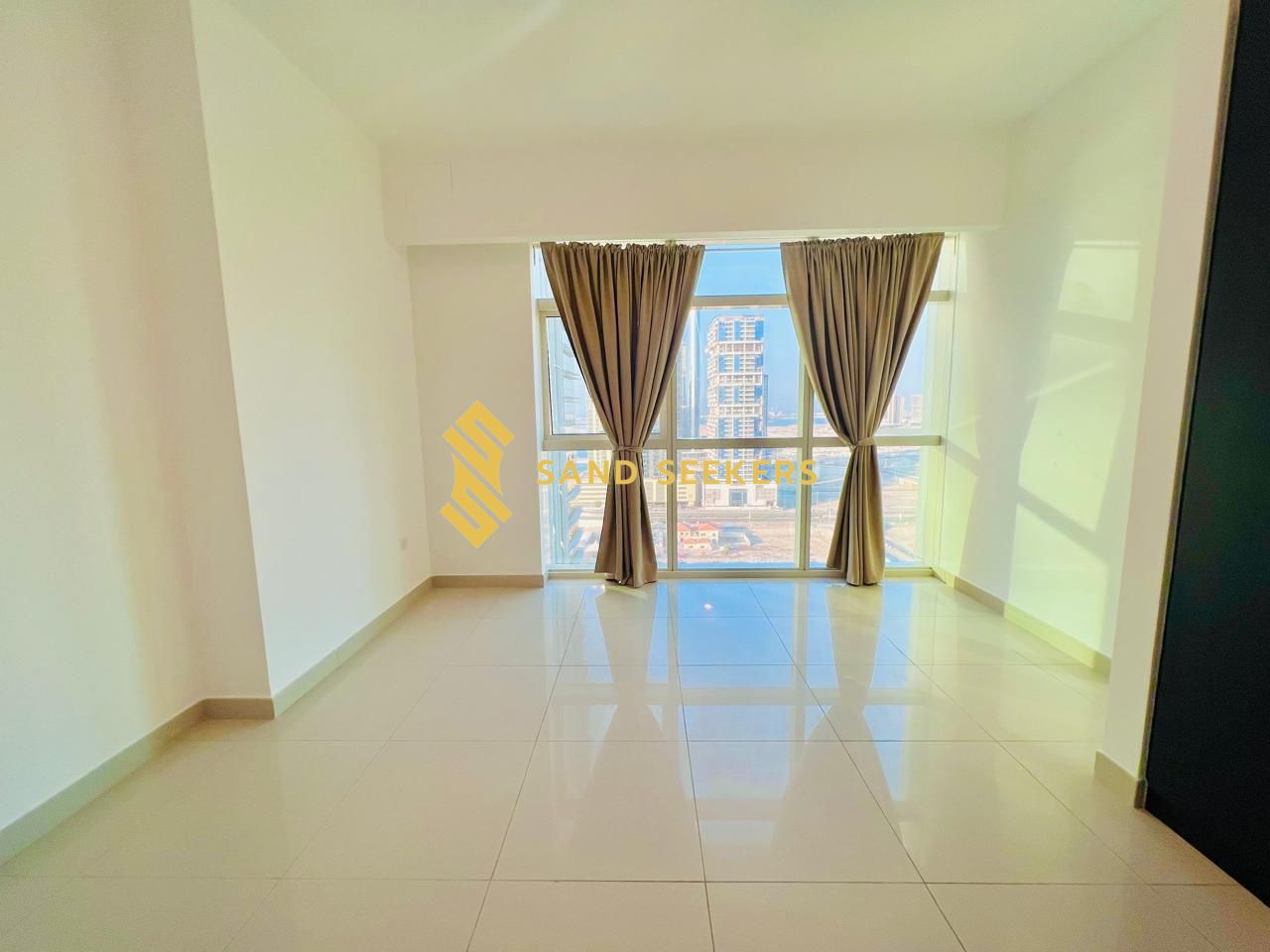 Coming-Up Unit ! Spacious Layout ! Book Now