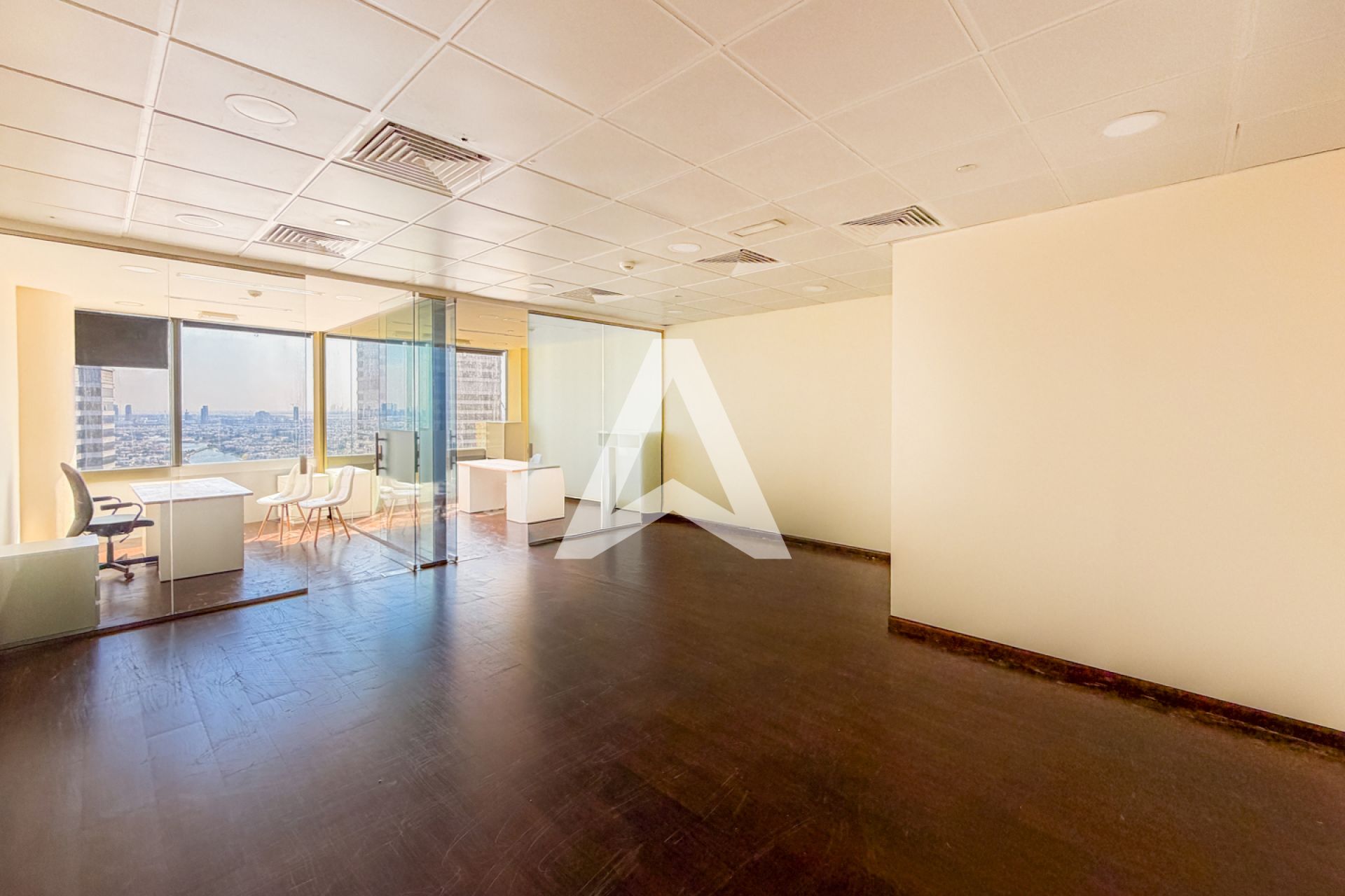 WOODEN FLOOR| PANTRY| PARTITIONS| WATER VIEW| HIGH