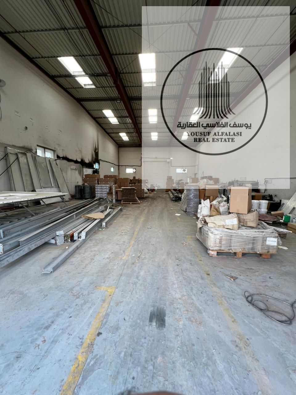 82 KW, adjacent warehouse complex, suitable for all activities, prime location