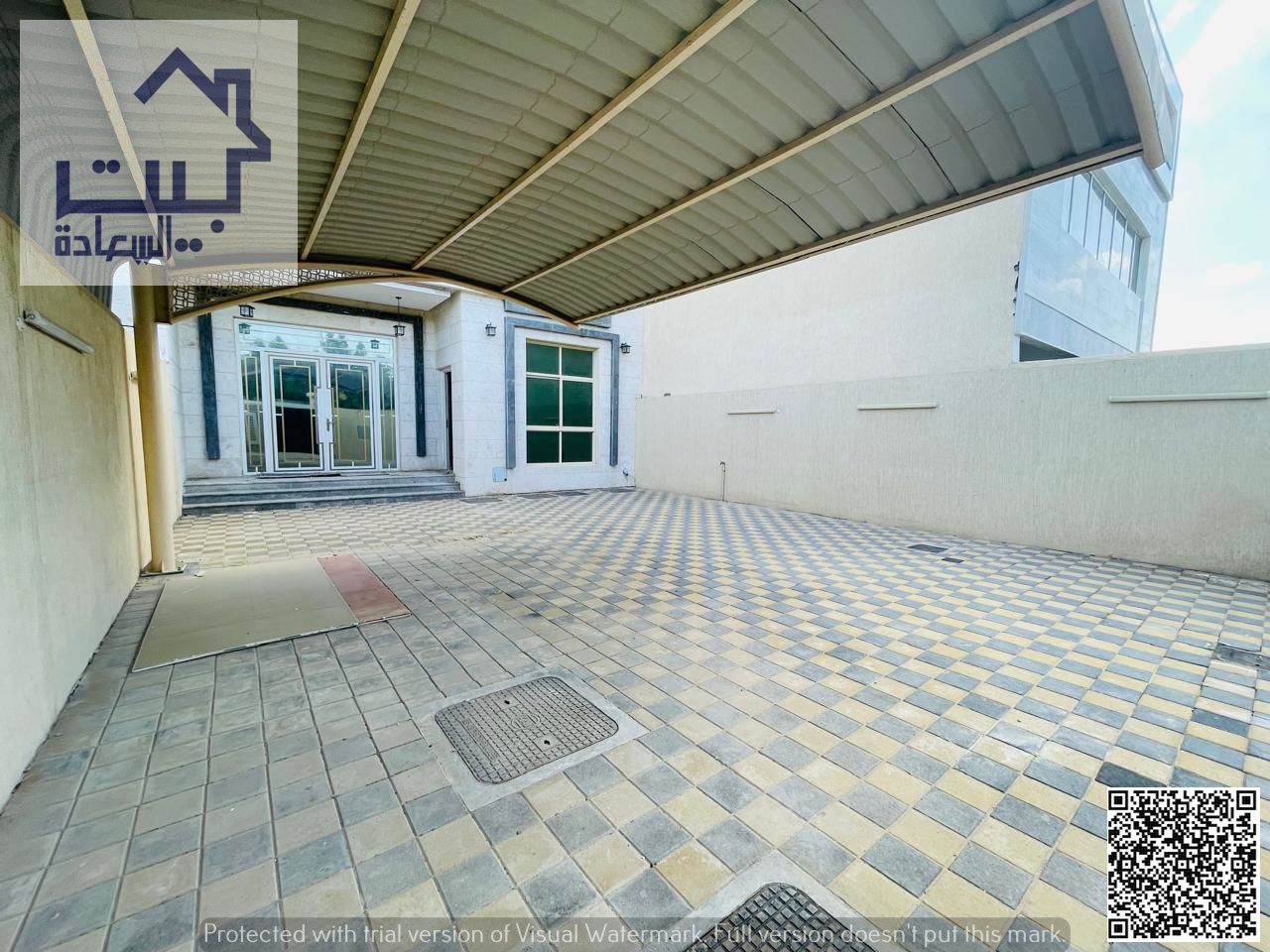A brand new villa in Al Yasmin area, never before occupied, consisting of 5 master bedrooms, a living room, a hall, a kitchen, and a large courtyard,
