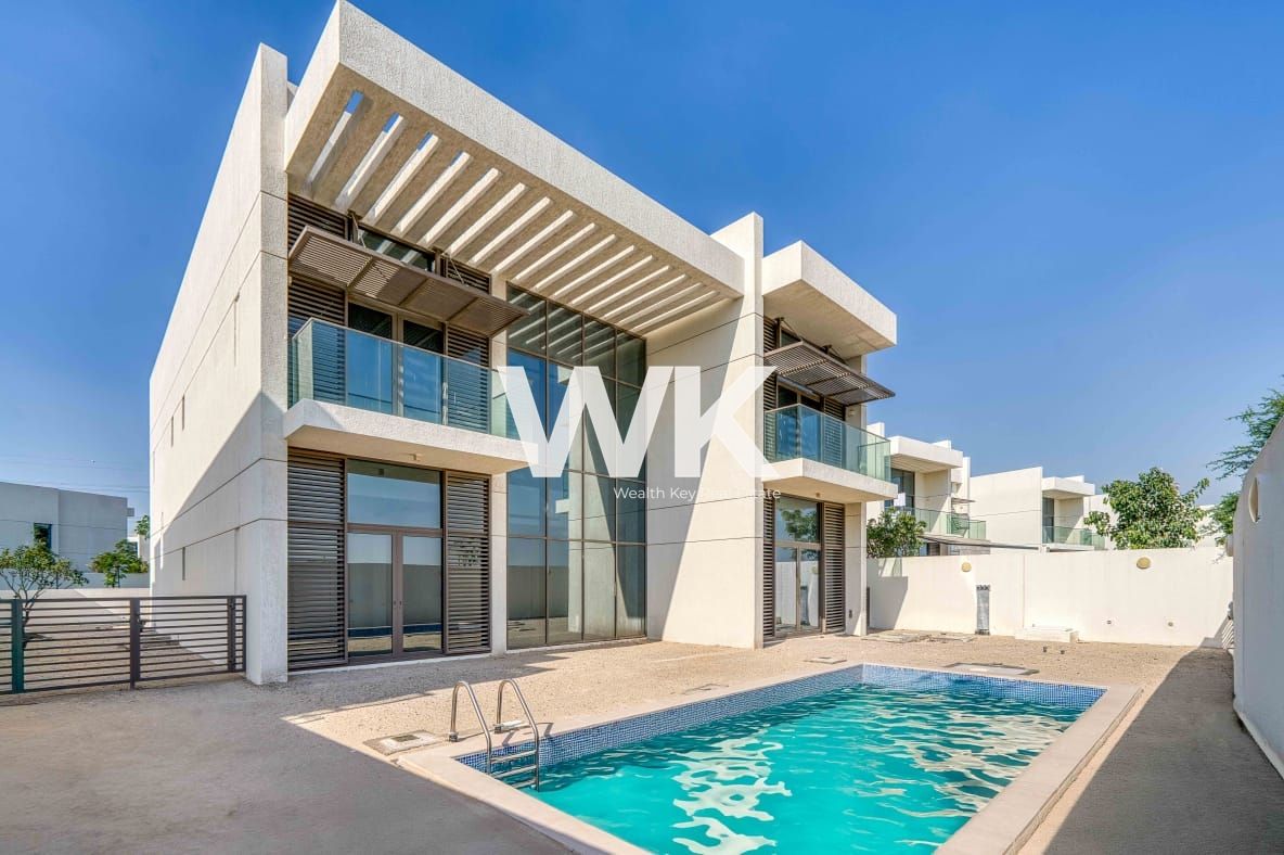 Burj Khalifa View/ 4BR Plus Maids Room | Vacant