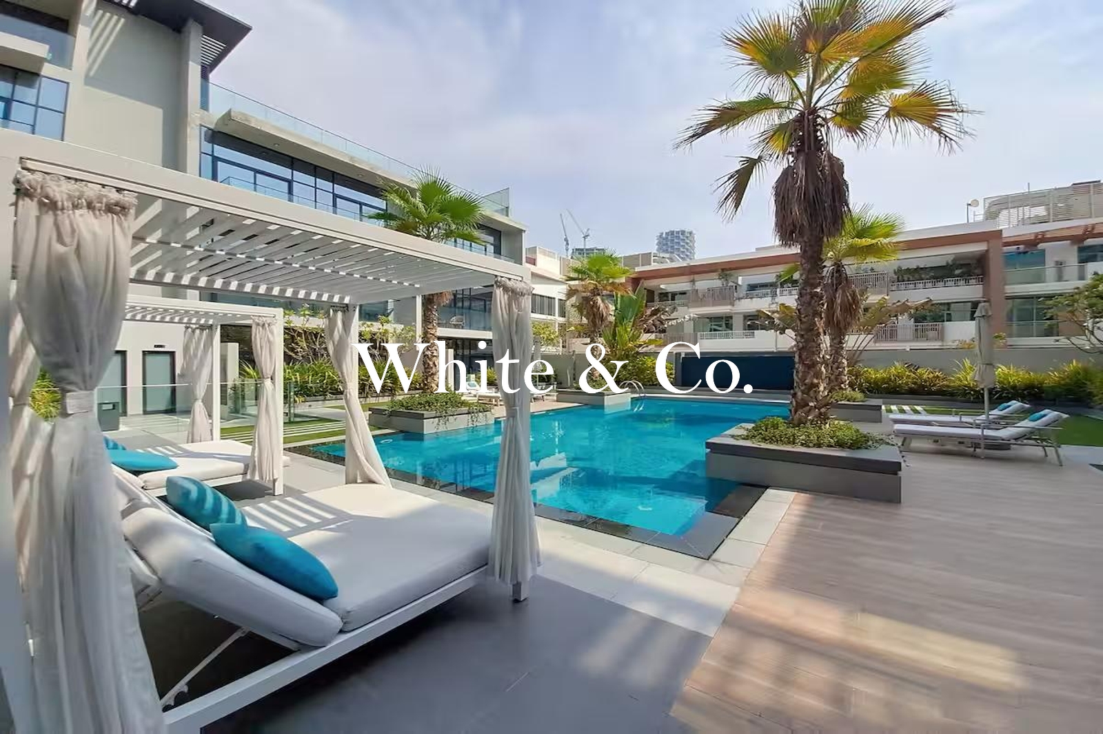 Luxury finish| Spacious| Fully Furnished