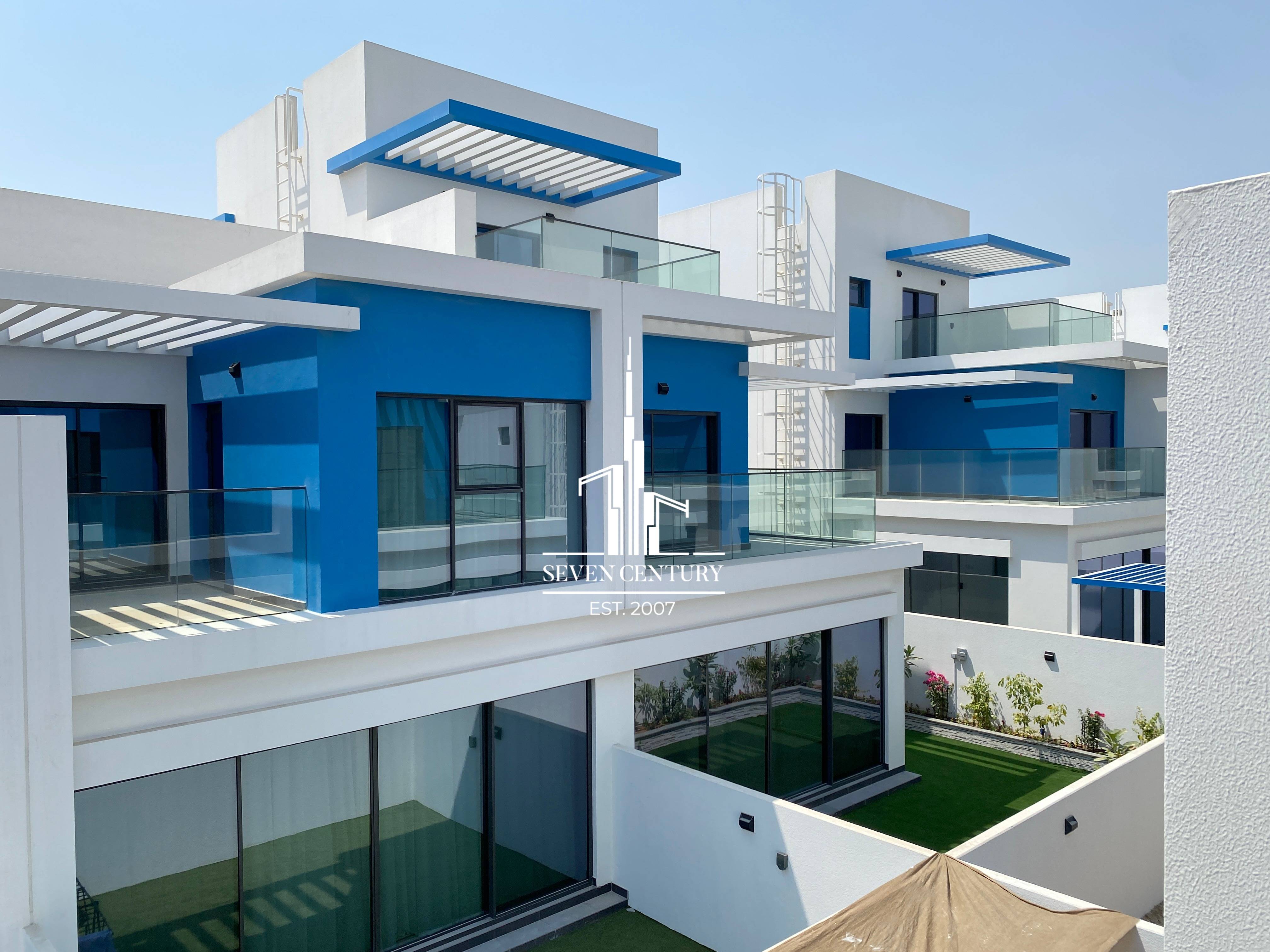 Elegant 4-Bedroom Home in Santorini