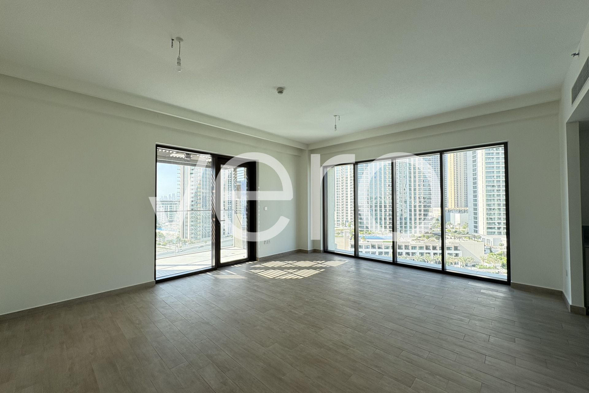 Lagoon and Canal View | Spacious | Chiller Free