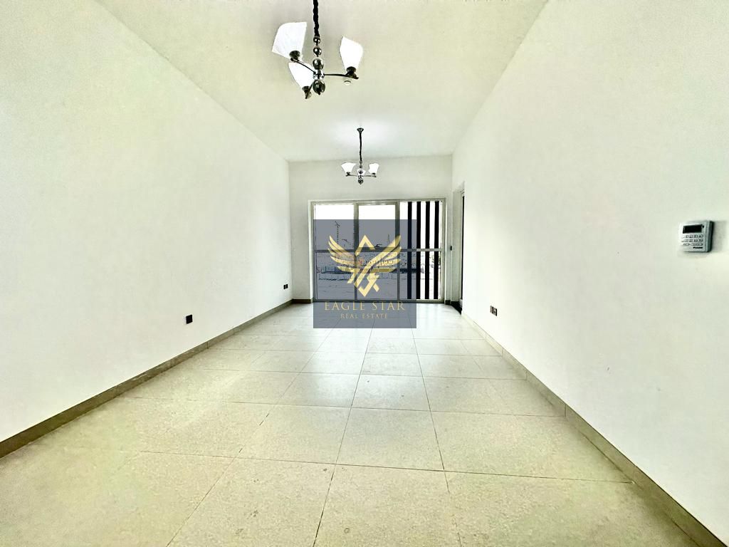 Spacious 2 BHK near VOCO , NASIMA TOWER Sheik Zayed Road