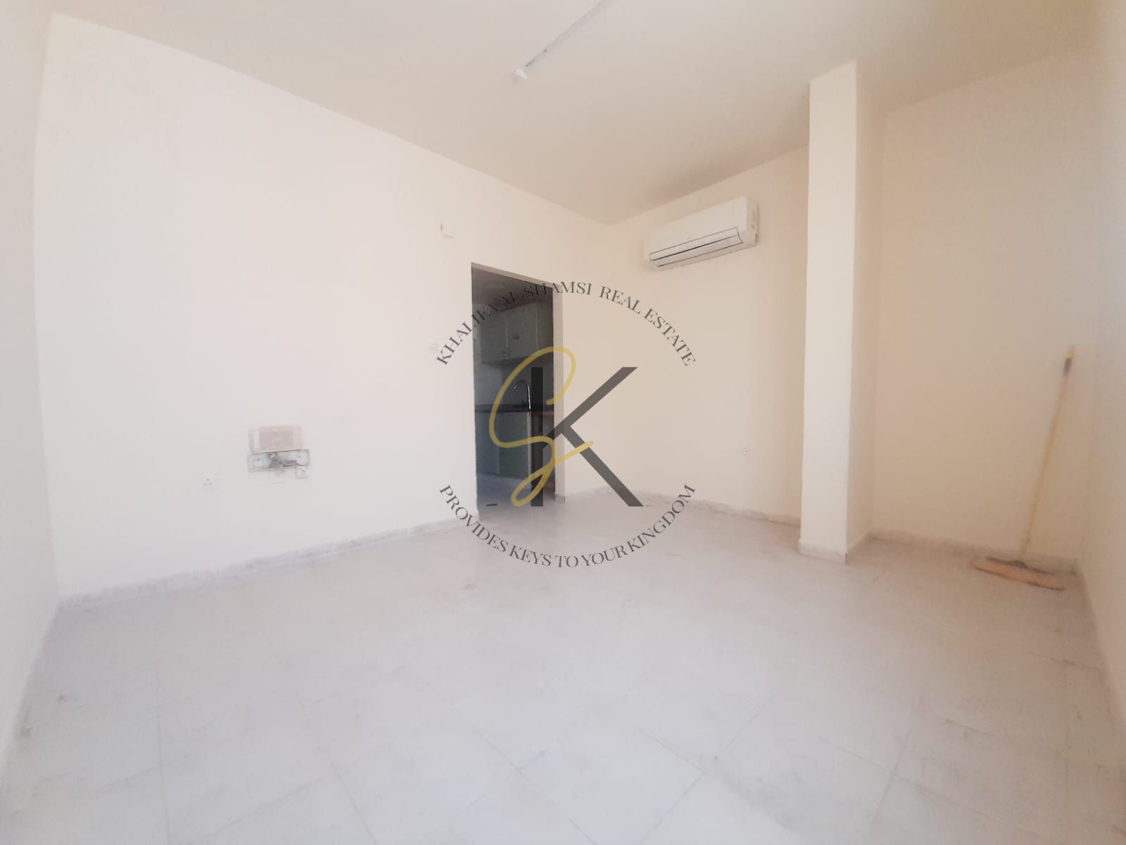 Studio cheapest price in muwelah Sharjah ready to move full family building