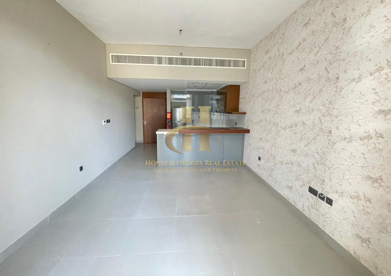 Prime Location | Ready to Move | Bright Option