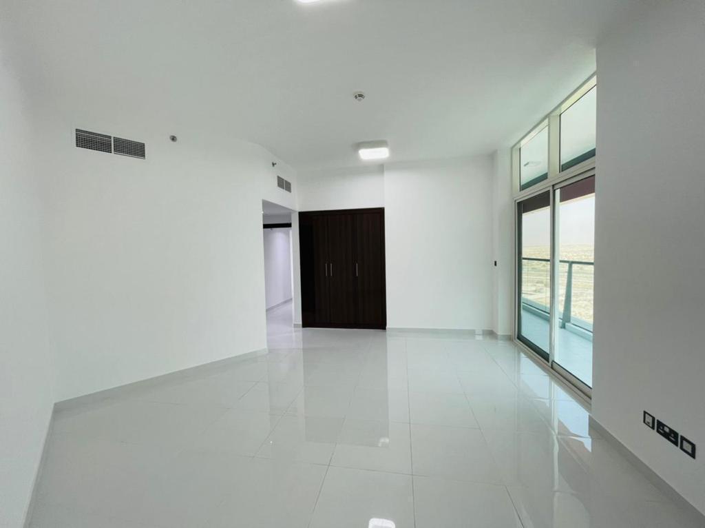 Spacious 1BHK With Balcony Front Of North Park