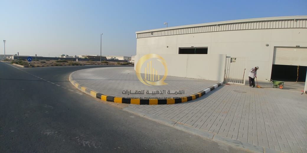 Warehouses for sale in Al-Sajaa Industrial Area Block 2, corner on two streets, 36 meters. Land area 32,880 sq. ft.