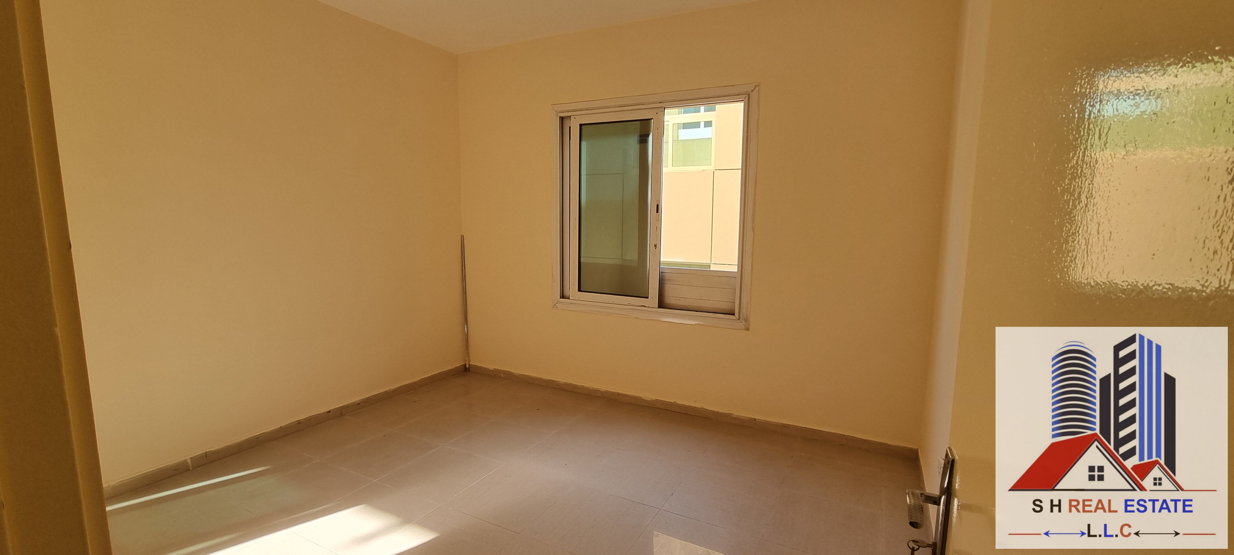 Hot Offer Luxurious 2Bhk Apartment Close Hall Near To Dubai Bus Stop Only 35K