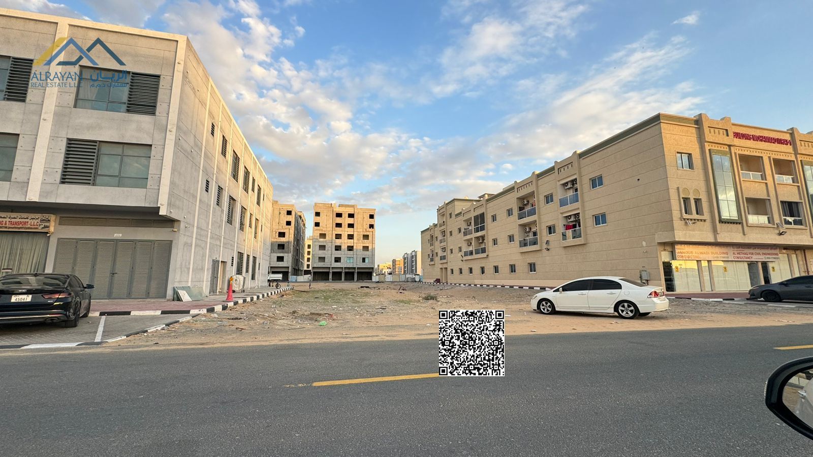 Prime location at a reasonable price for a quick sale: ground floor and 8 floors