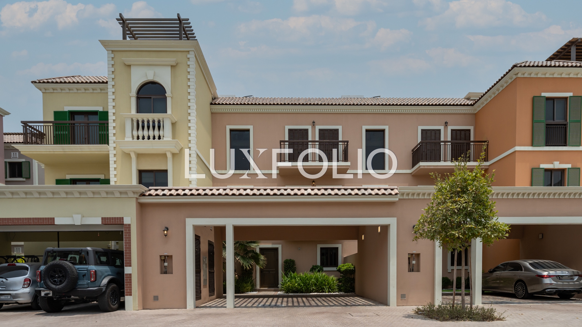 LA MER 4BR Townhouse with PRIVATE GARDEN AND CLASSY FINISH
