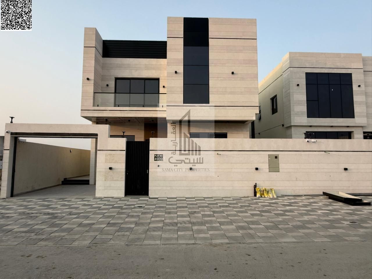 Villa for Sale in Al-Haliyo Area Features: • 5 Master Bedrooms • Majlis with Bathroom • Living Room with Bathroom • Main Kitchen • Maid's Room