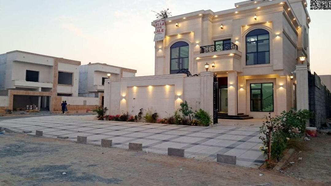 6 Bedroom luxury villa for Sale in Al helio 1