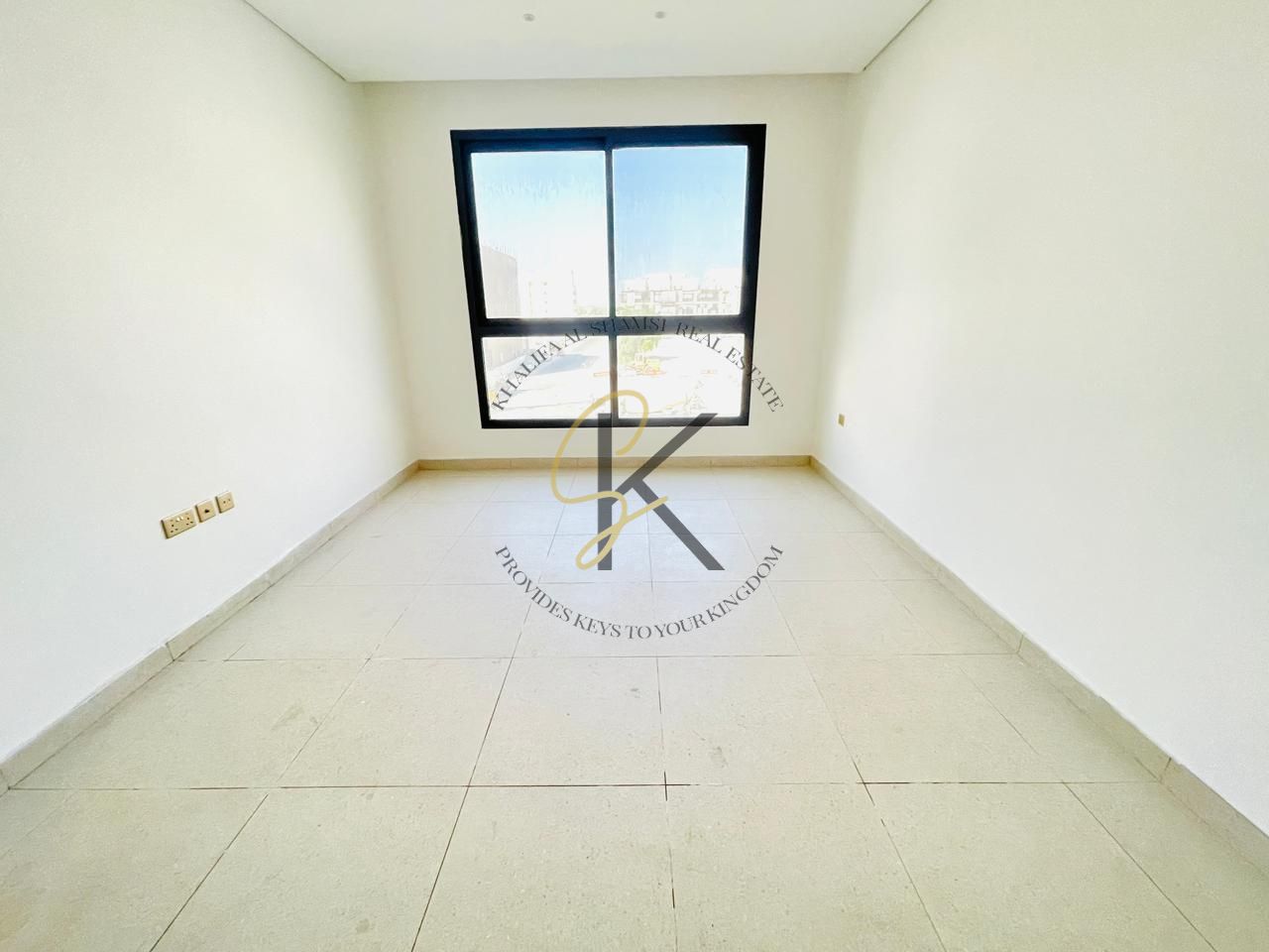 READY TO MOVE FULL OF FAMILY BUILDING NEAR SHARJA AIRPORT FOR CONTACT BABAR