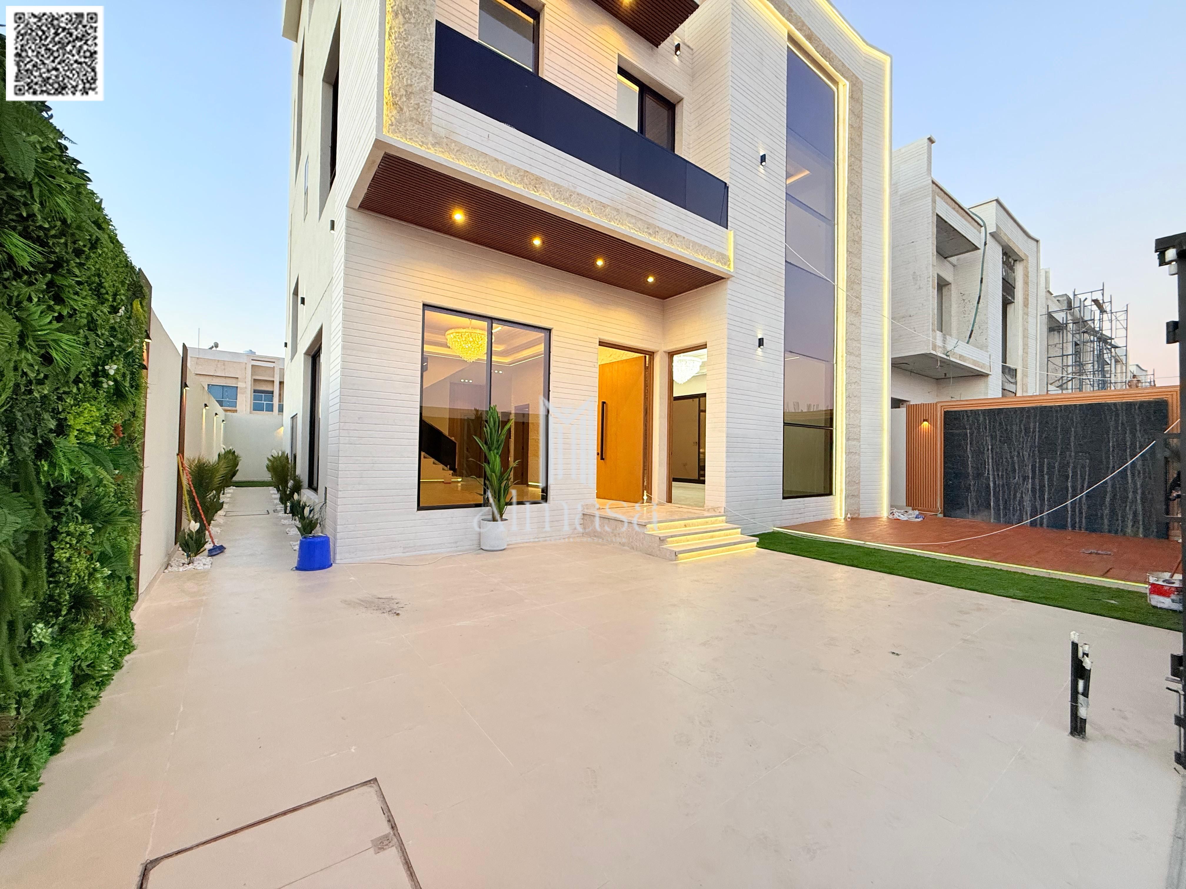 Modern villa on a main street, Includes registration and ownership fees,Freehold
