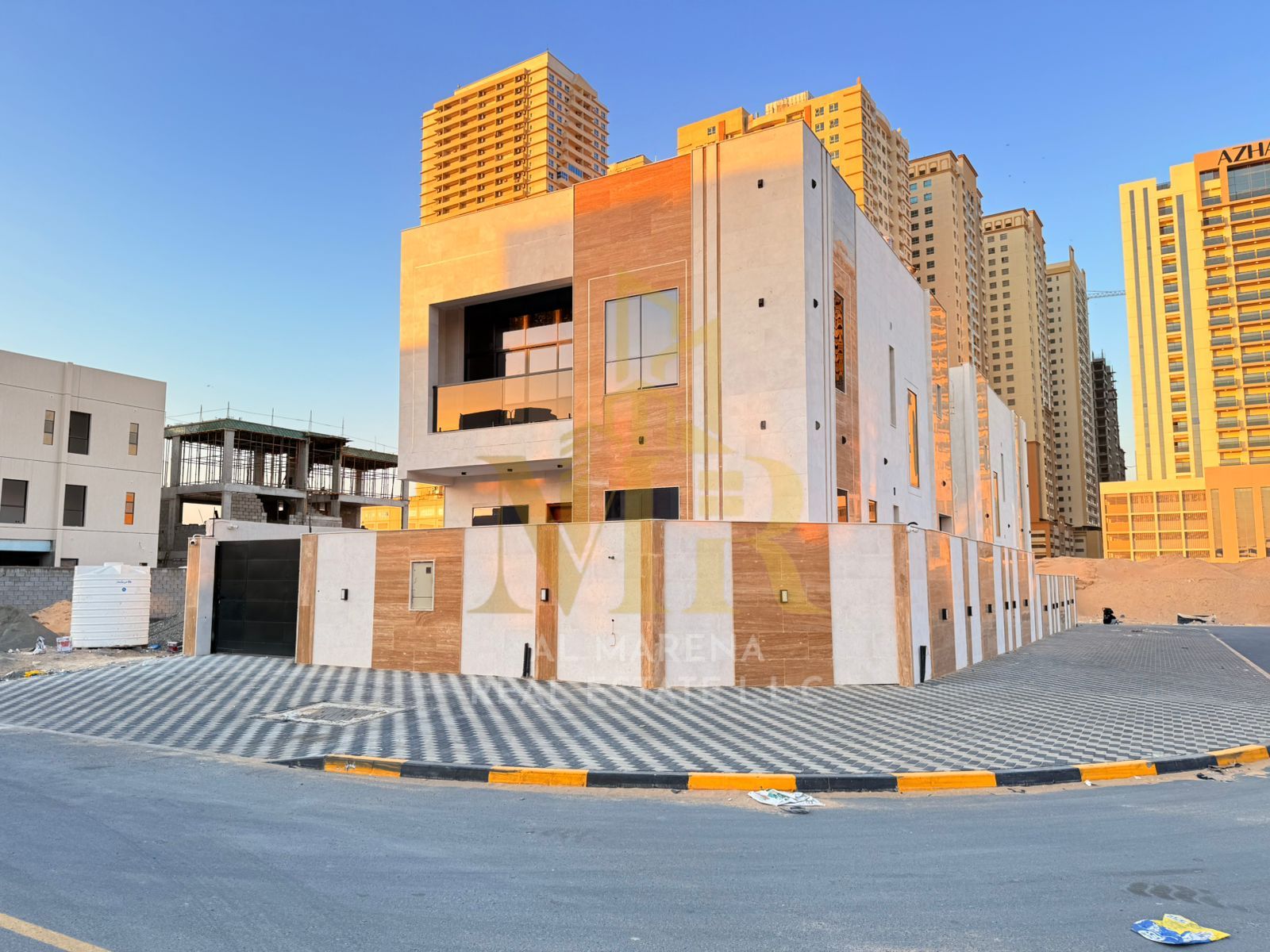Don't miss this opportunity! Own a home that combines quality with distinctive personal finishing at an attractive price.